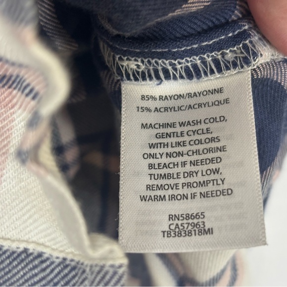 Plaid Button-Up Boyfriend Shirt - Picture 6 of 7